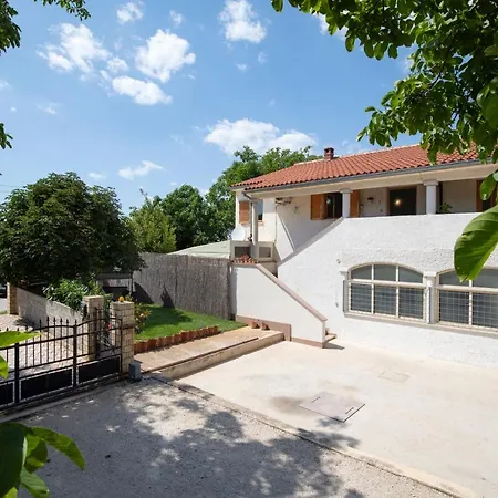 Apartment Anna Šišan